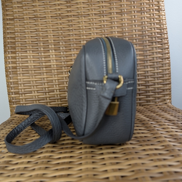 J. Crew Signet Gray Pebbled Leather Crossbody Shoulder Bag Lock & Key NWT - Picture 6 of 16